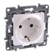 LEGRAND 767915 SALBEİ İNCİ BEYAZI ÇOCUK KORUMALI TOPRAKLI PRİZ 3414970769398
