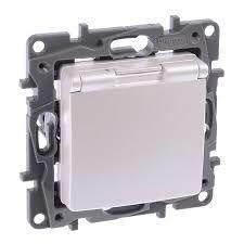 LEGRAND 767918 SALBEİ İNCİ BEYAZI KAPAKLI TOPRAKLI PRİZ 3414970769275