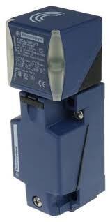 TELEMECANIQUE SENSORS KÜBİK FORMAT PNP NA/NK 24/240 VAC/DC ENDÜKTİF SENSÖR 20 MM ALGILAMA 3389119058179